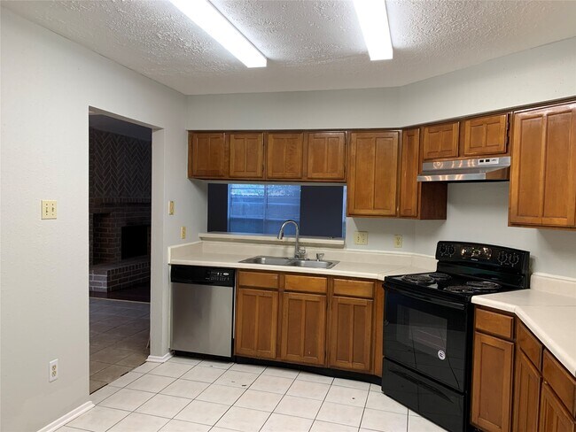 Building Photo - 6814 Grant Dr