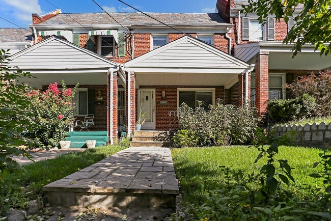 Foto del edificio - 42 Crittenden St NE