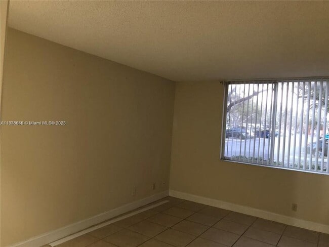 Building Photo - 2 bedroom in Plantation FL 33324
