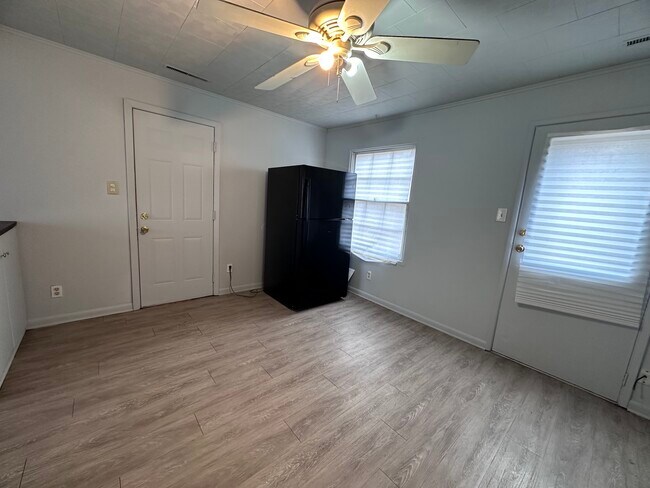 Foto del edificio - 1504 Edgewood-