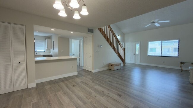 Building Photo - 160 Bella Vista Ct N