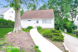 Building Photo - 120 Bryant Dr