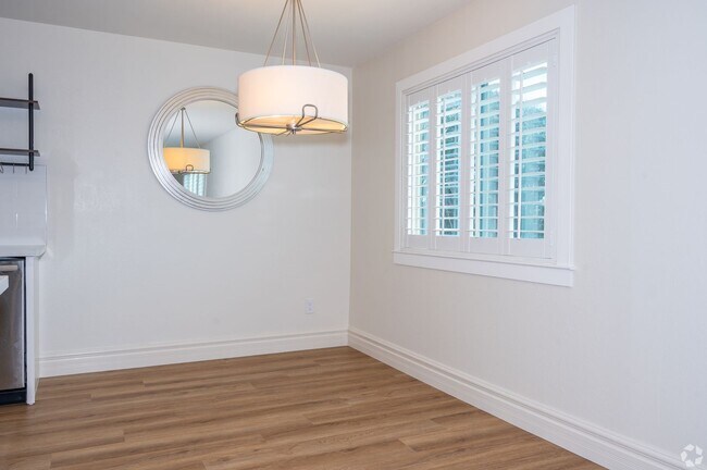 Foto del interior - Newly Renovated One and Two Bedroom Apartments in Corte Madera with Pool, Elevator, AC