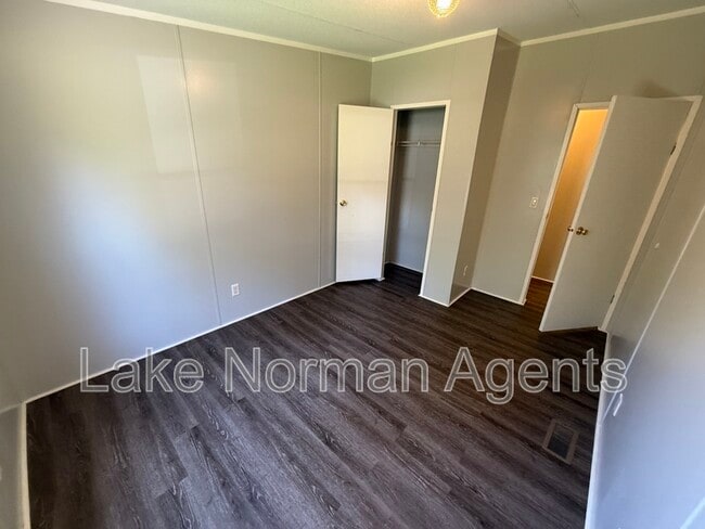 Building Photo - 1121 McRee Heights Cir