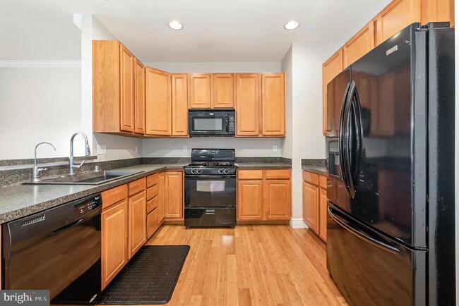 Building Photo - 204 Brook Meadow Dr