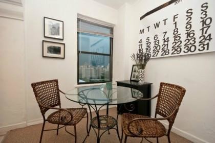 Building Photo - 444 W St James Pl