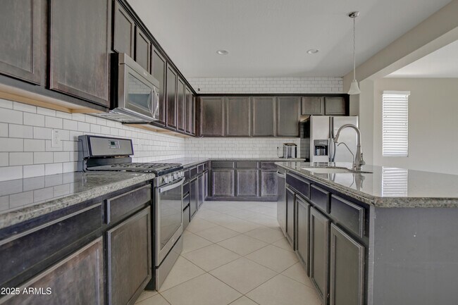 Foto del edificio - 22653 E Desert Spoon Dr