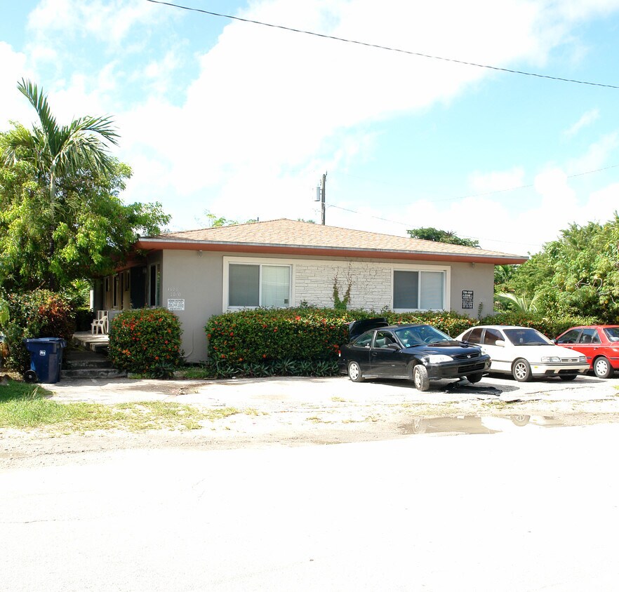 Building Photo - 1018 NE 78th Rd