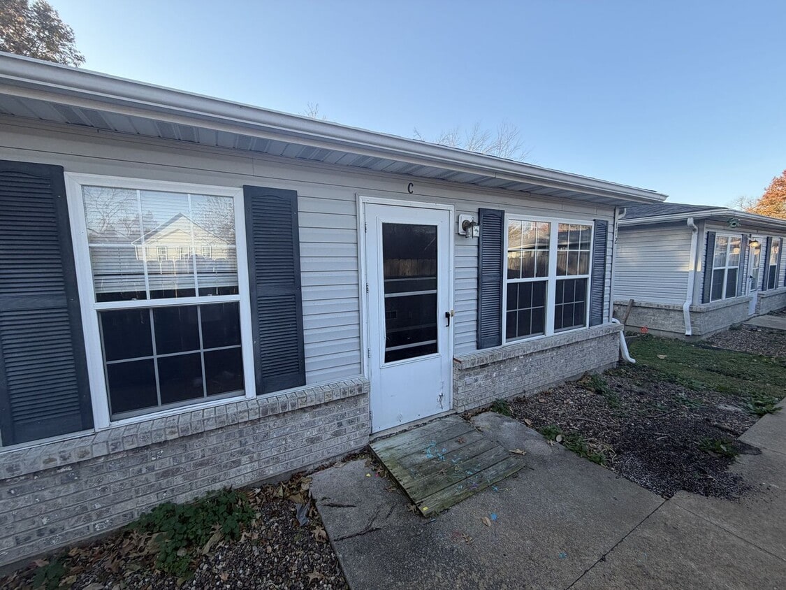 Primary Photo - 2BR/1BA Duplex Home in Hallsville, MO