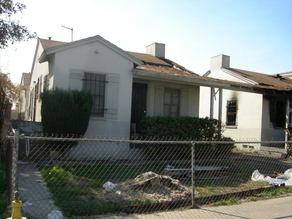 Primary Photo - 1106 W 88th St