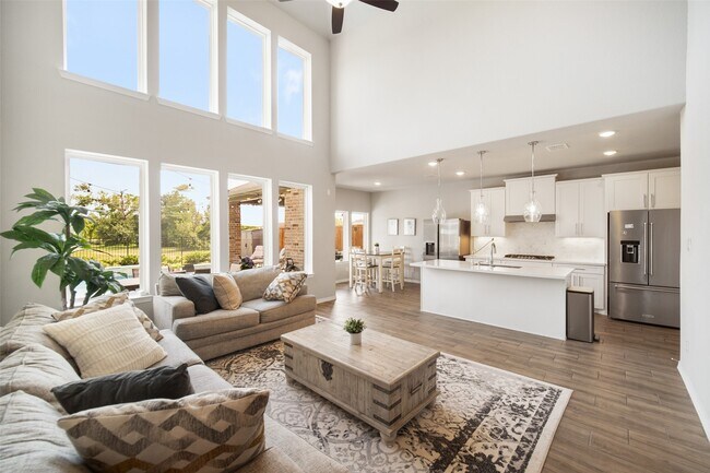 Foto del edificio - 18214 Sunset Elm Dr