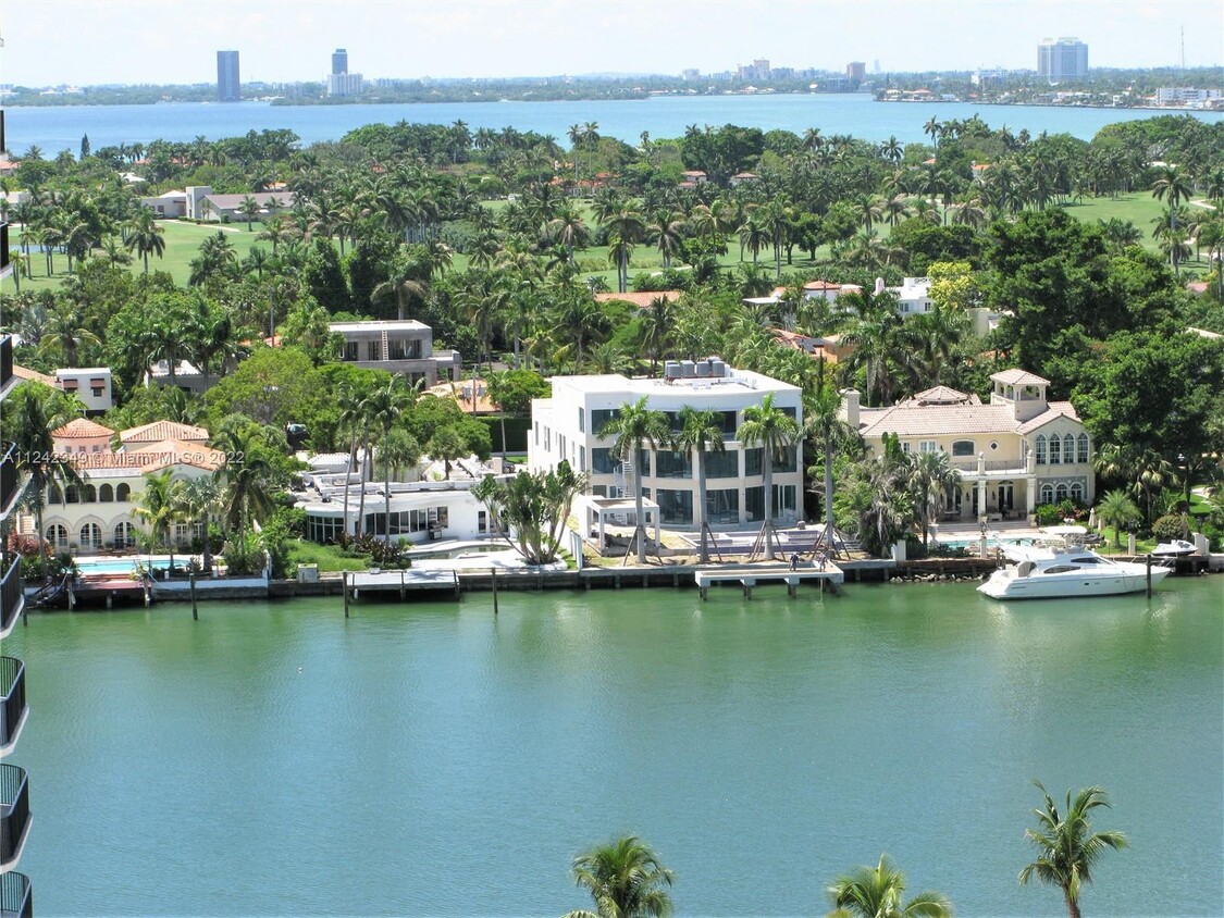 Foto principal - 5701 Collins Ave