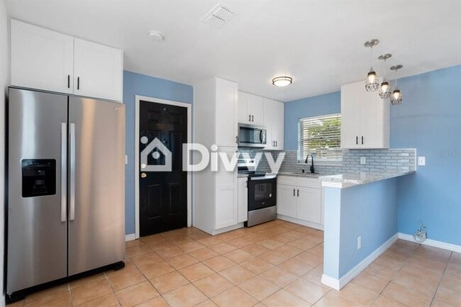 Building Photo - 4934 S 84th St