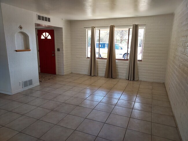 Living Room - 5917 E 4th St