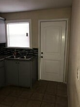 Building Photo - 3204 Napoleon St