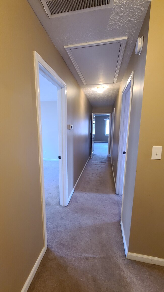 Building Photo - 25 Chatsworth Pl