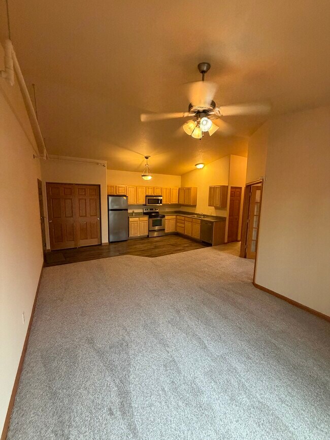 Foto del edificio - 1632 Evergreen Dr