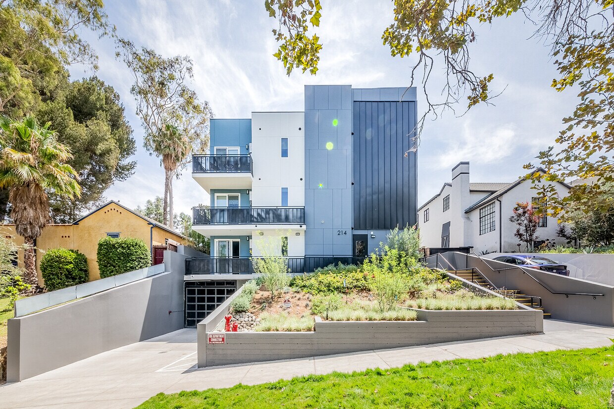 Foto principal - 214 S Westmoreland Ave