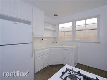 Building Photo - 2 br, 1 bath Triplex - 125 9th St Apt B