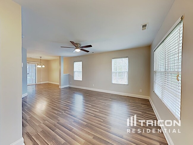 Foto del edificio - 5308 Tucker Phillips Dr