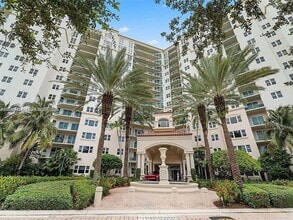 Building Photo - 19900 E Country Club Dr