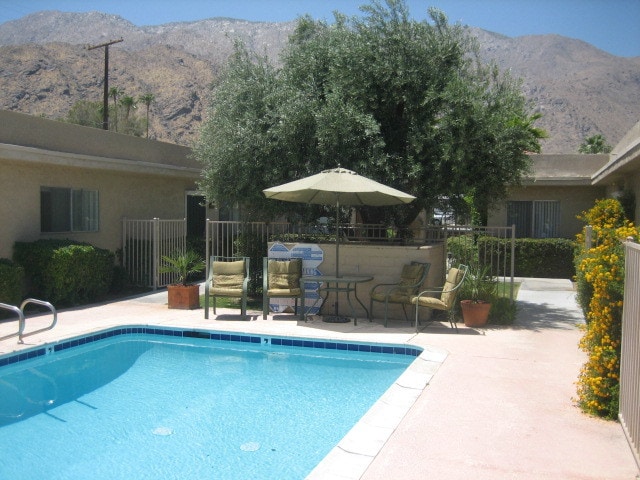 Primary Photo - 600 N Belardo Rd