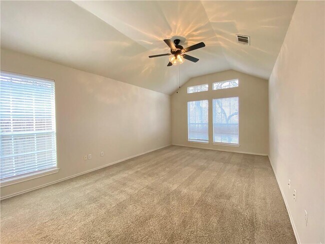 Foto del edificio - 709 Broken Bow Dr