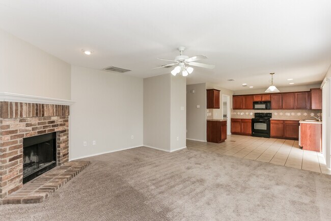 Building Photo - 6614 Jadaglen Dr