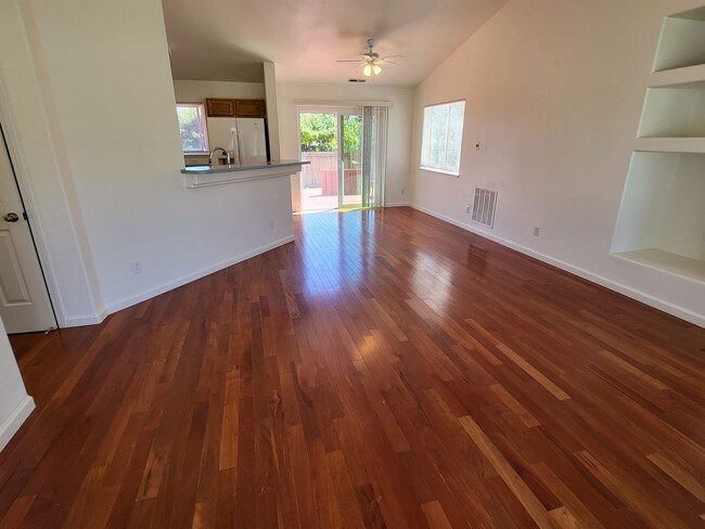 Building Photo - 3319 Coloma Dr