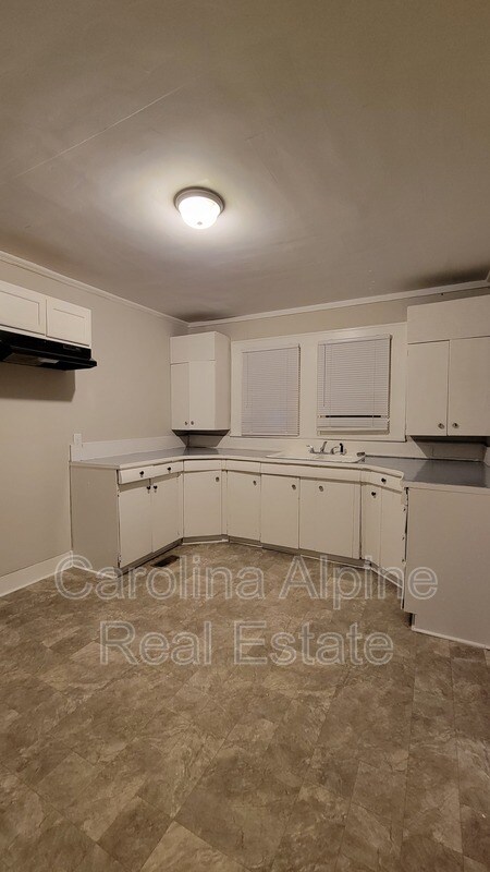 Foto del edificio - 1002 N Salisbury GQ Ave