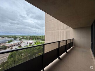 Building Photo - 2929 Aquitaine Ave