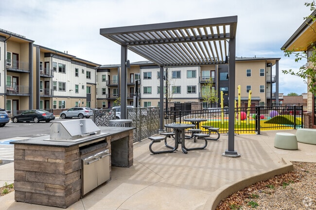 Outdoor Kitchen - Ascent at Hover Crossing