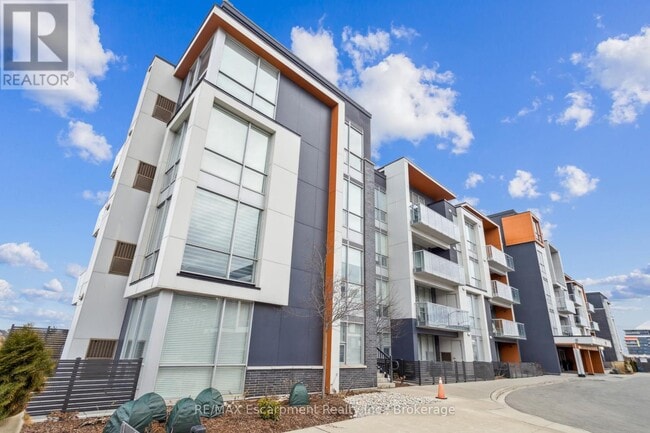 Building Photo - 3028 Creekshore Cmn