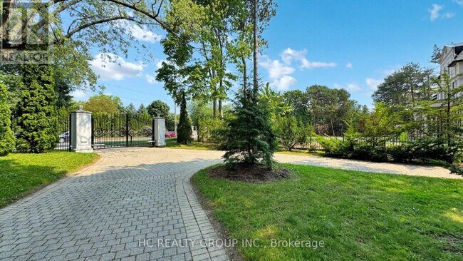 Photo du bâtiment - 22&20 PARK LANE CIRCLE