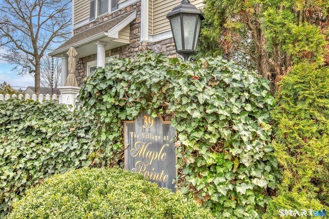 Foto del edificio - 39 Maple Tree Ave