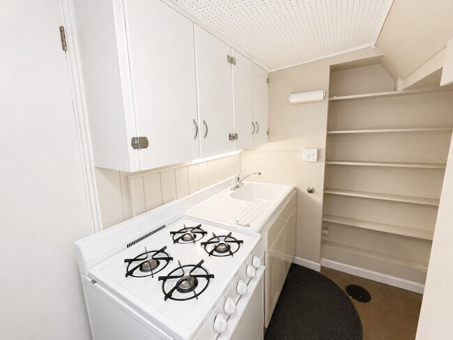Foto del edificio - 1136 Prospect St - Furnished or Unfurnished!