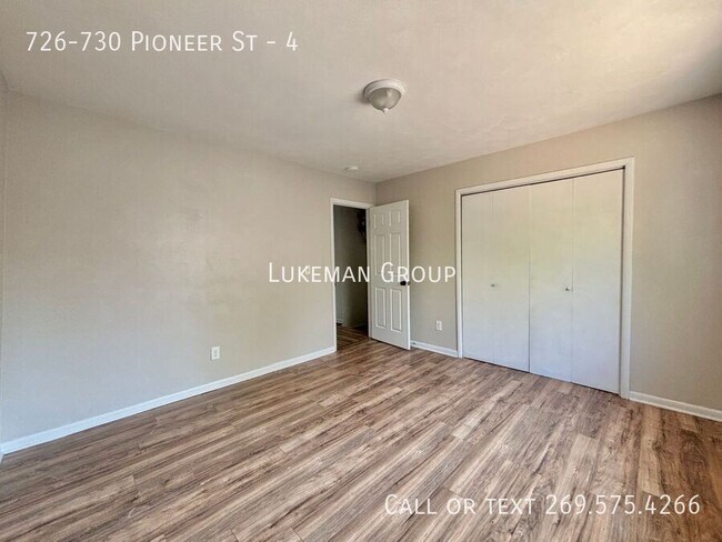 Building Photo - 726-730 Pioneer St-4