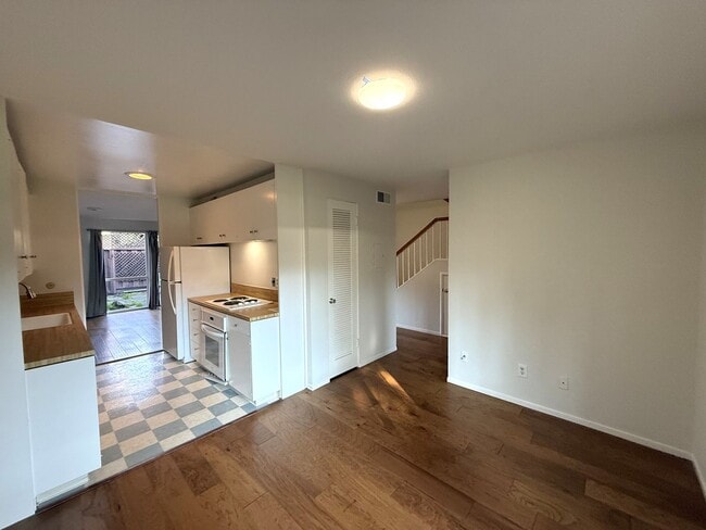 Foto del edificio - SPACIOUS 3 BEDROOM CONDO IN THE MEADOWS HOA – TERRA LINDA