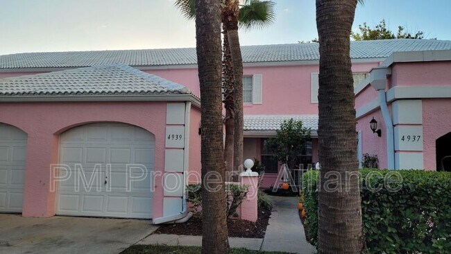 Foto del edificio - 4939 Walden Cir