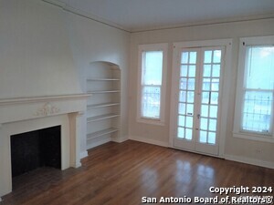 Foto del edificio - 215 W Magnolia Ave