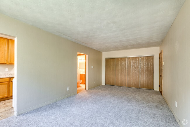 2BR, 1 BA - 725SF - Living Room - Norfolk Place Apartments