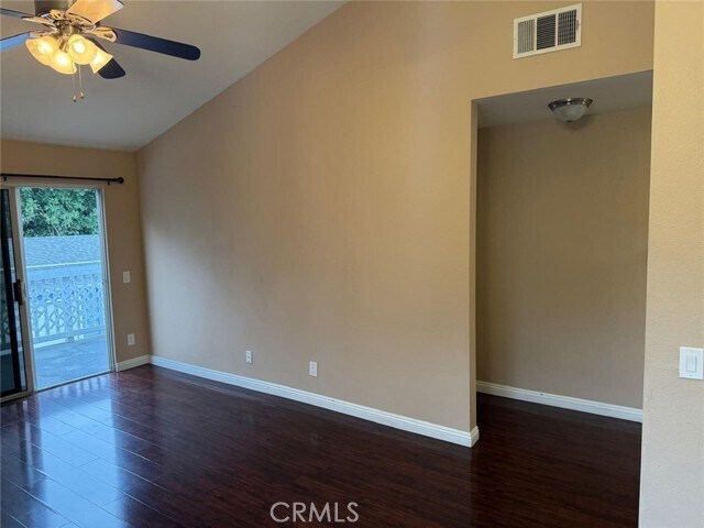 Foto del edificio - 13054 Sycamore Village Dr