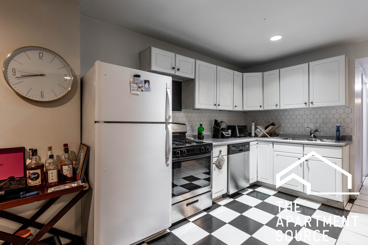 Foto principal - 3334 N Sheffield Ave