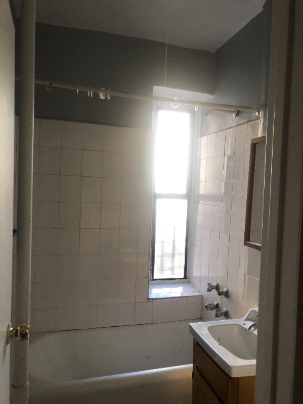 Building Photo - 208 W 151st St