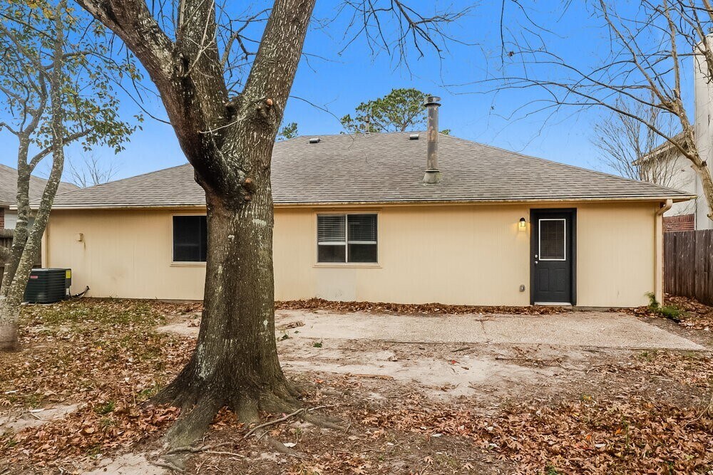 Building Photo - 18718 Timber Trce Dr