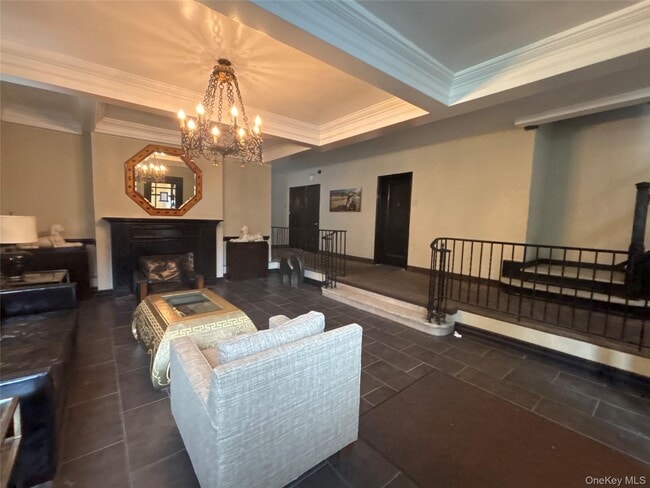 Building Photo - 160 S Middle Neck Rd