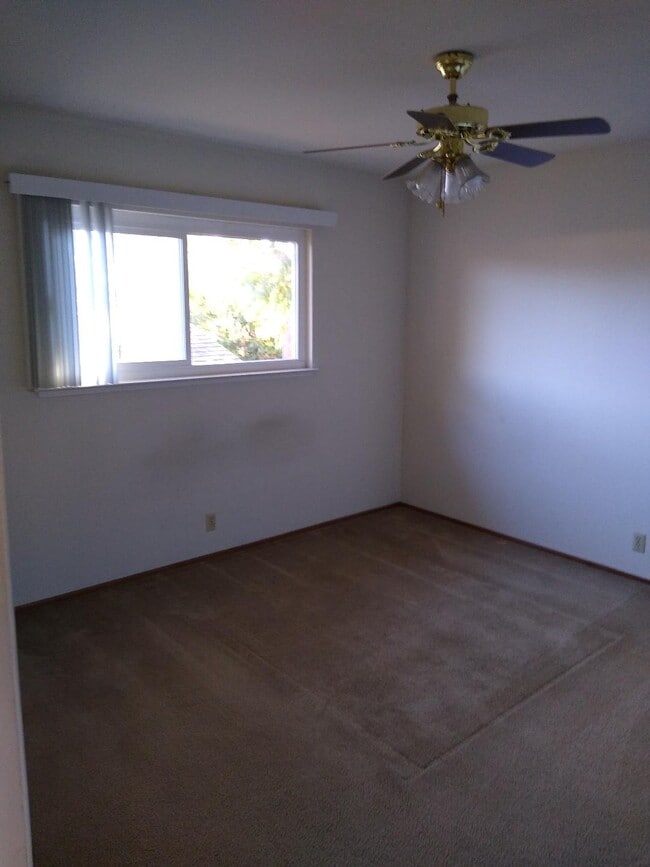 Building Photo - 50 Glen Eyrie Ave