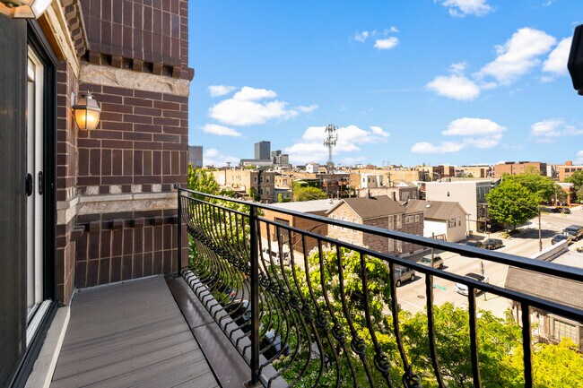 Foto del edificio - 529 N Racine Ave