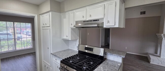 Building Photo - 11122 Thackery Ln