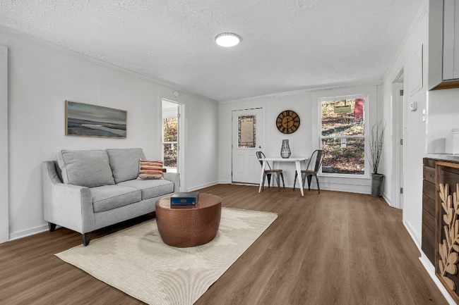 Foto del edificio - 292 Halls Hollow Rd